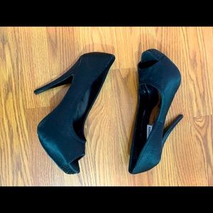 Steve Madden Peep toe heels.